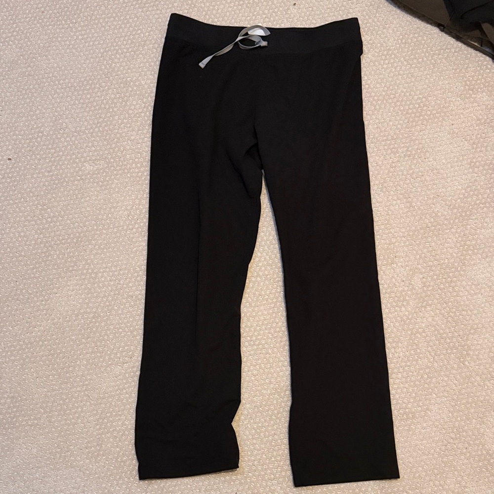 Women’s figs straight leg scrub pants